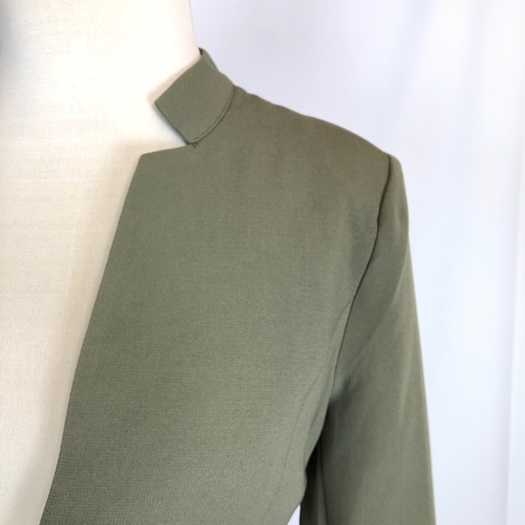 JustFab Lapel-less Olive Green Fitted Blazer - Picture 3 of 10